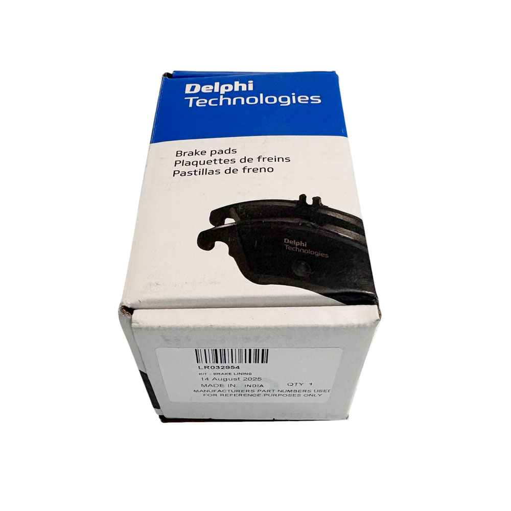 Rear Brake Pad Set (90) LR032954